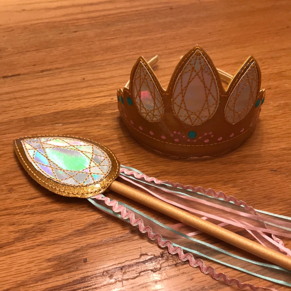 Rapunzel crown and wand